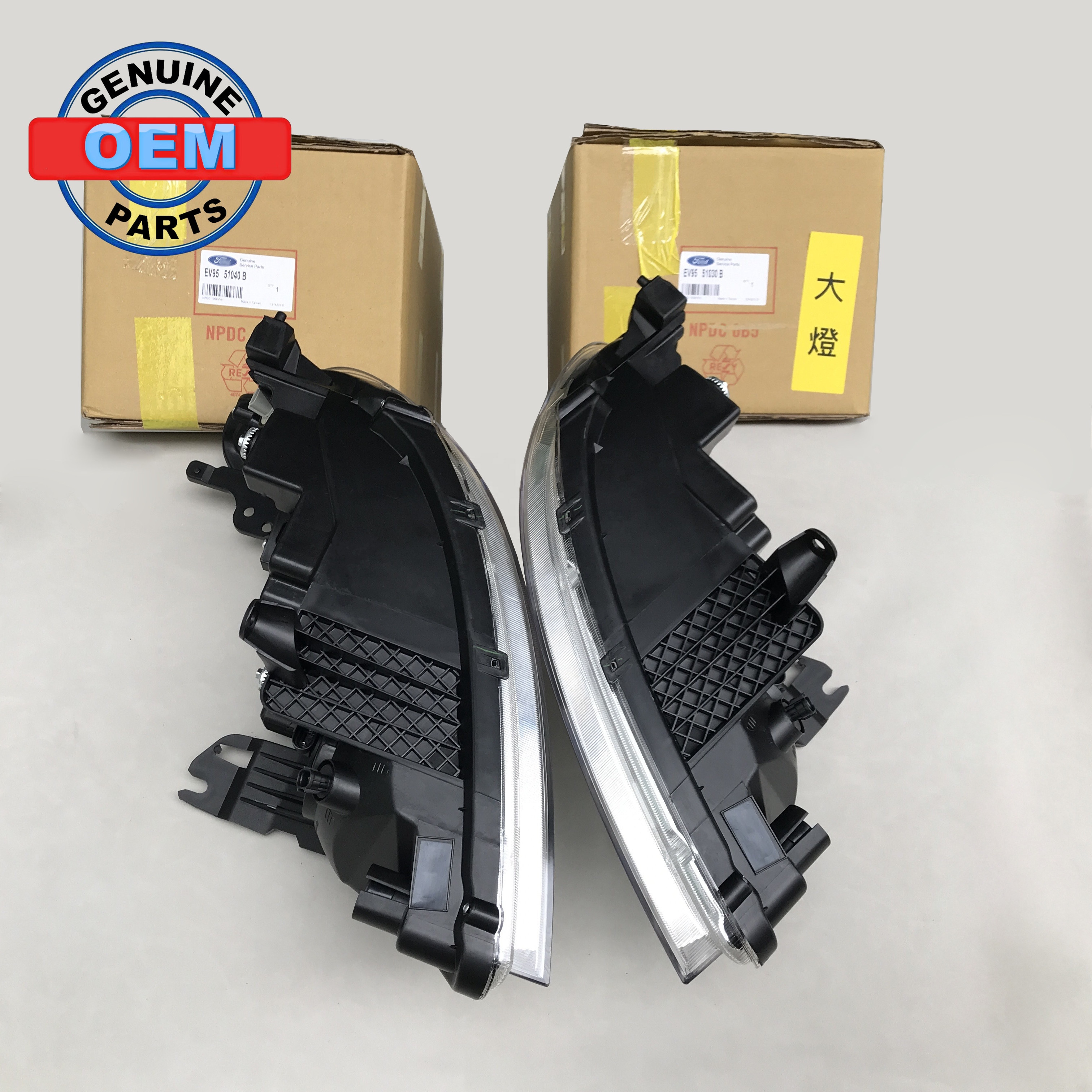 Đèn Pha Phải Ford Escape Mã phụ tùng ev9551030b