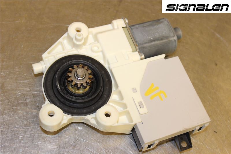 Mô Tơ Nâng Hạ Kính Cánh Cửa Trước Trái Ford Focus Mã phụ tùng 7M5T14D218HC