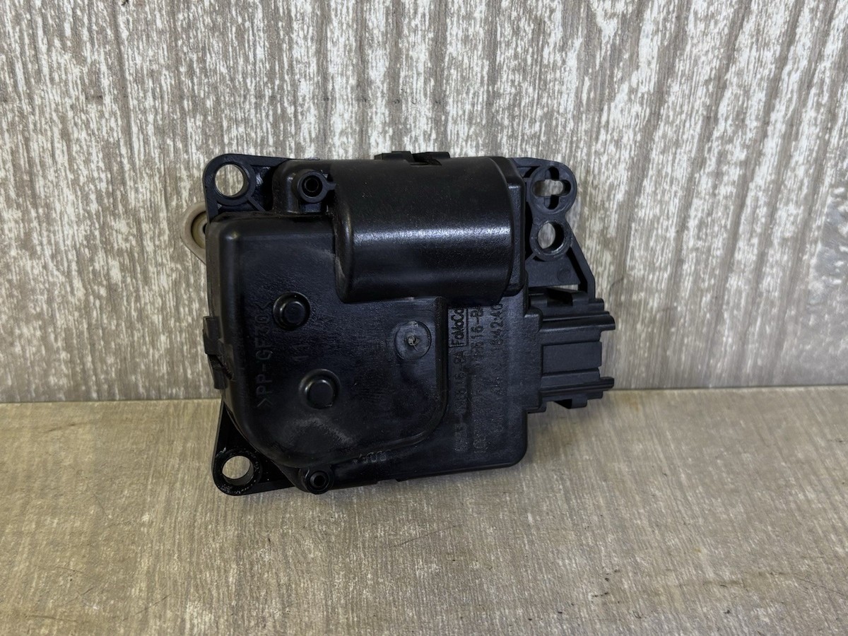 Giá May Ơ Trước Ford Laser Mã phụ tùng b01a33060
