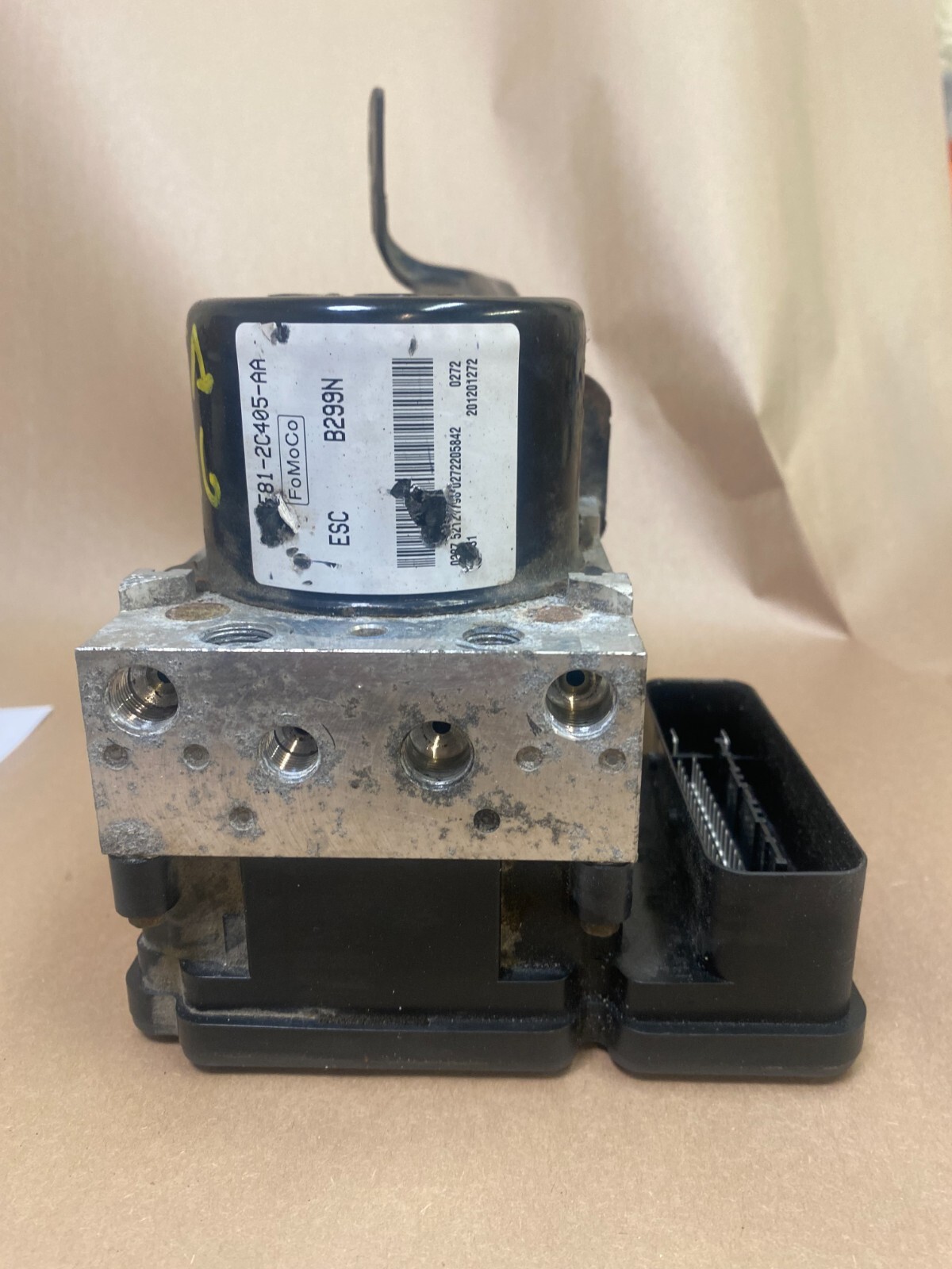 Nắp Bình Xăng Ngoài Ford Fiesta Mã phụ tùng 8a69a405a02aaw