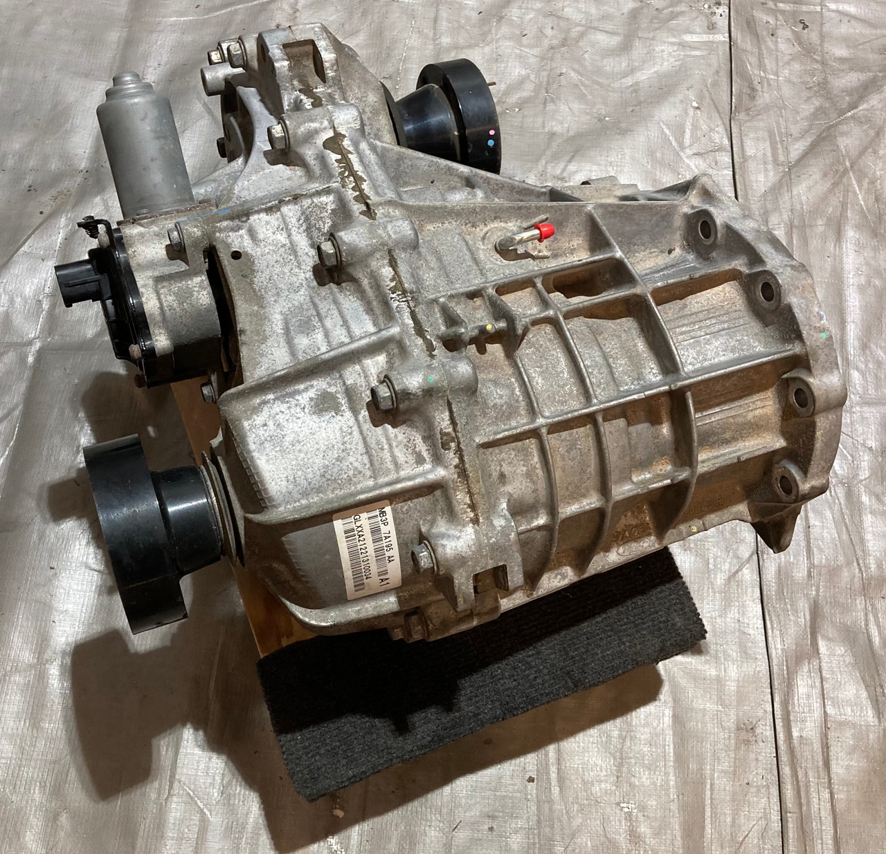 Ti Ô Phanh Trước Trái Ford Ranger Mã phụ tùng EB3C2B557AA