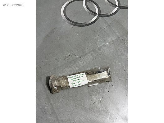 Nẹp Cài Cản Trước Phải Ford Focus Mã phụ tùng 8m5117d958ad