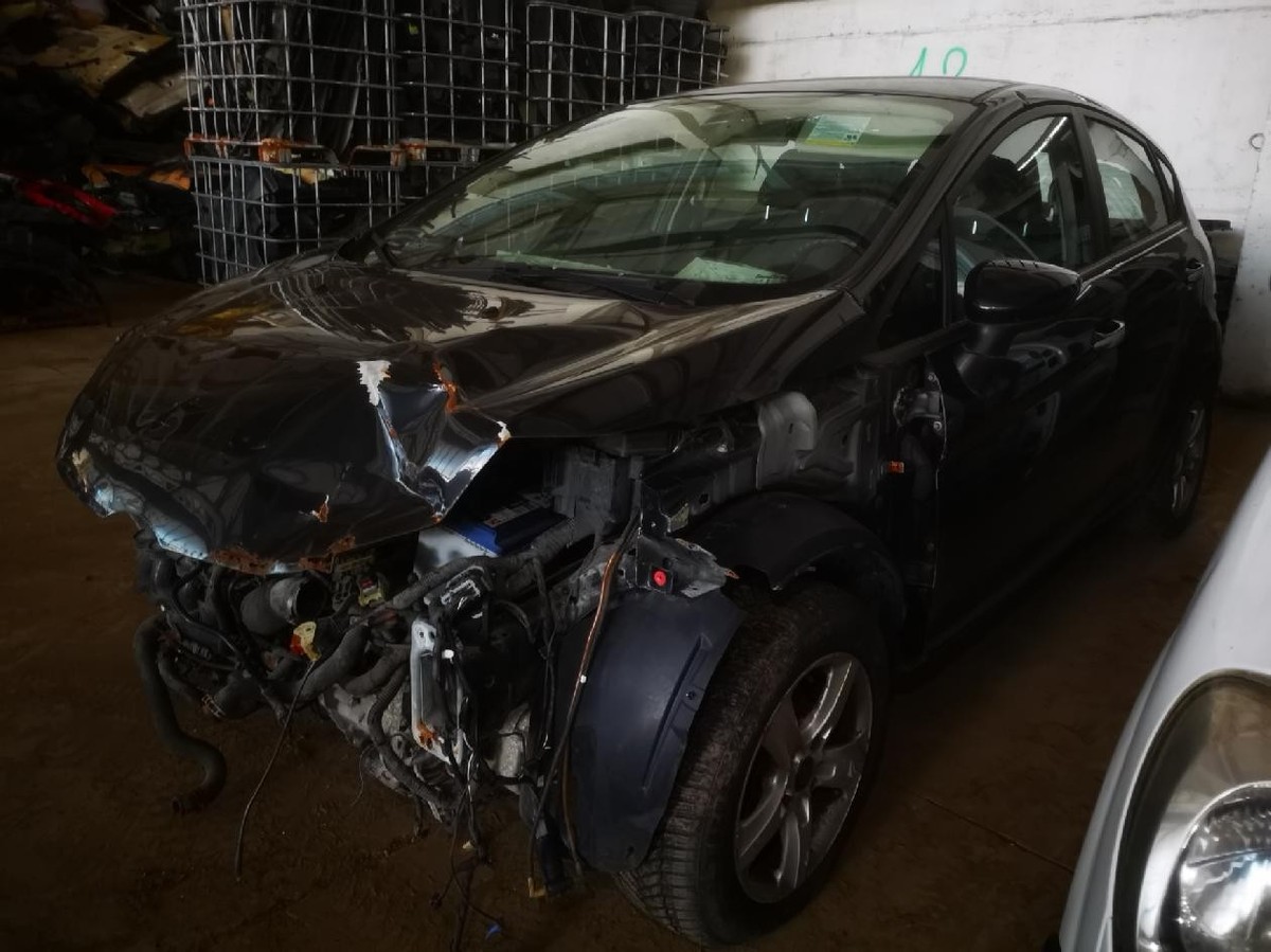 Ốp Đèn Gầm Trái Ford Fiesta Mã phụ tùng 8a6915a223c