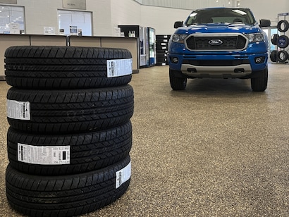 Ôp Phồng Cản Trước Trái Ford Ranger Mã phụ tùng UD2G51W80B