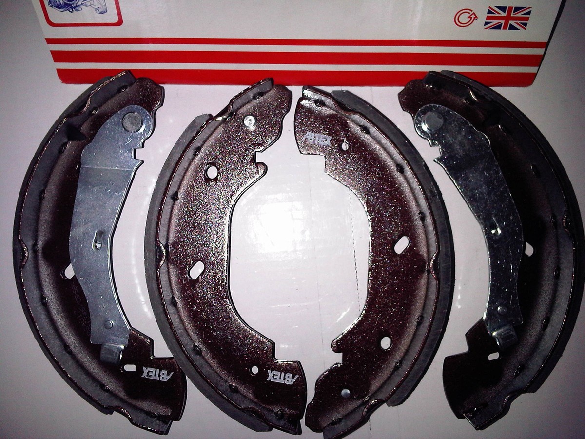 Guốc Phanh Sau Ford Transit Mã phụ tùng 4540771