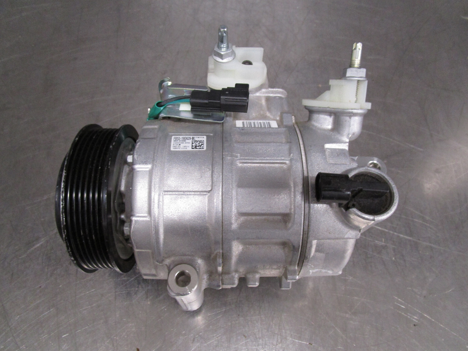 Lốc Điều Hòa 2.2 Ford Ranger OEM 19D629BC-formoto