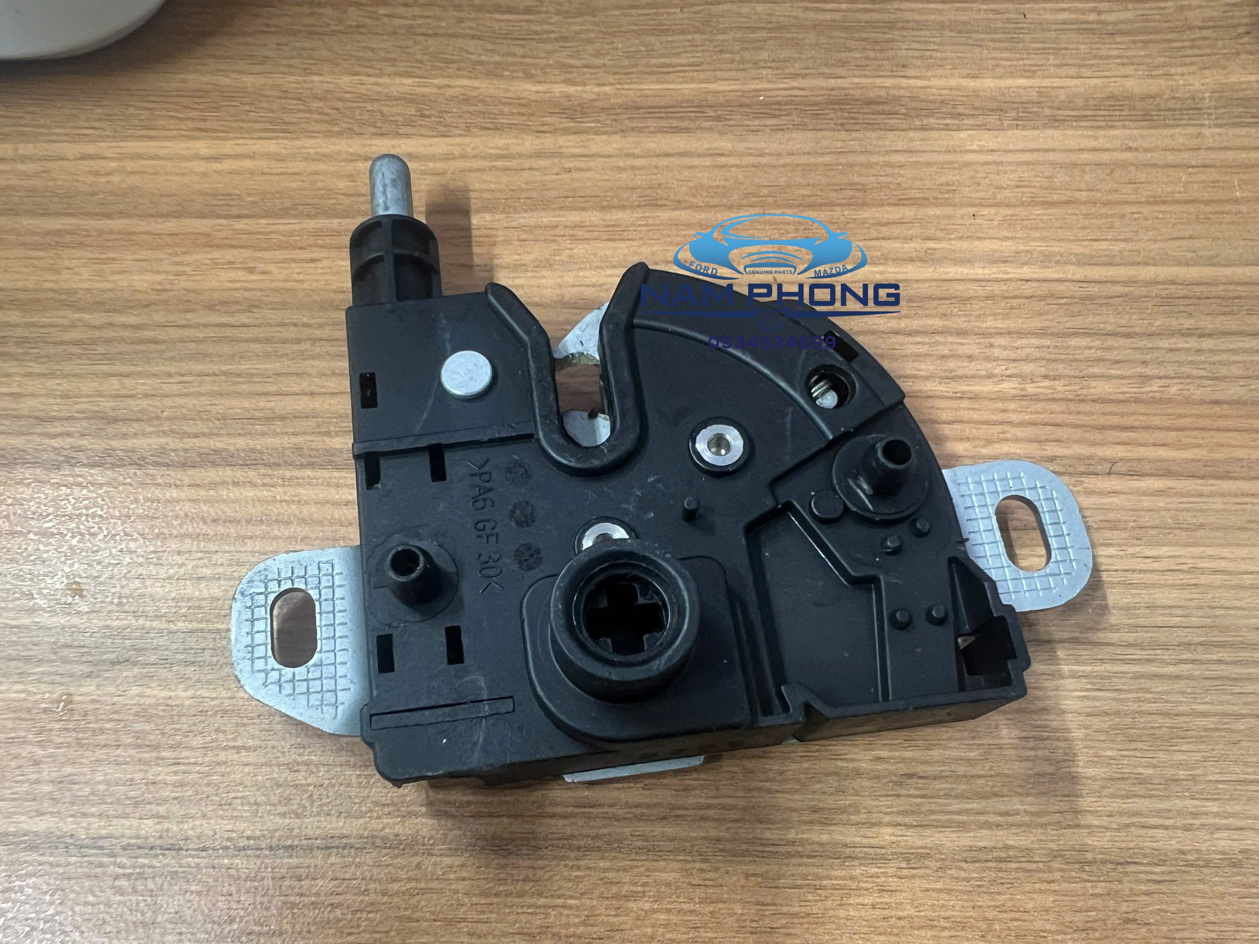 Ổ Khóa Ngậm Capo Trước Ford Transit Mã phụ tùng xs4116700AG