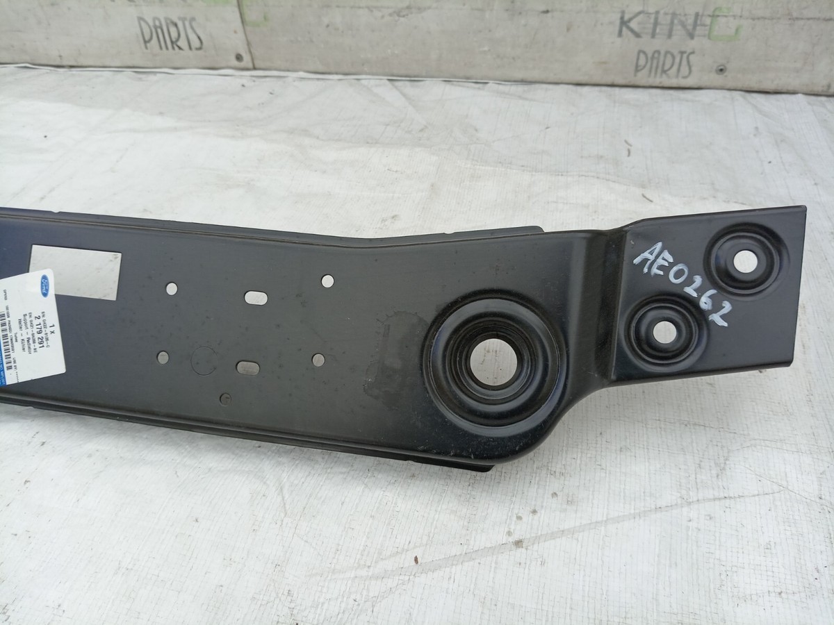 Xương Đỡ Két Nước Trên Ford Transit Mã phụ tùng GK218A058BD
