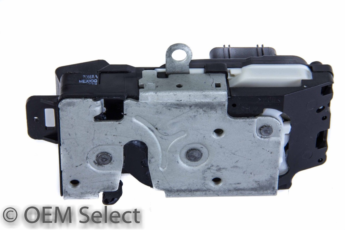 Ổ Khóa Ngậm Trước Phải Ford Escape Mã phụ tùng 6L8Z7821812A