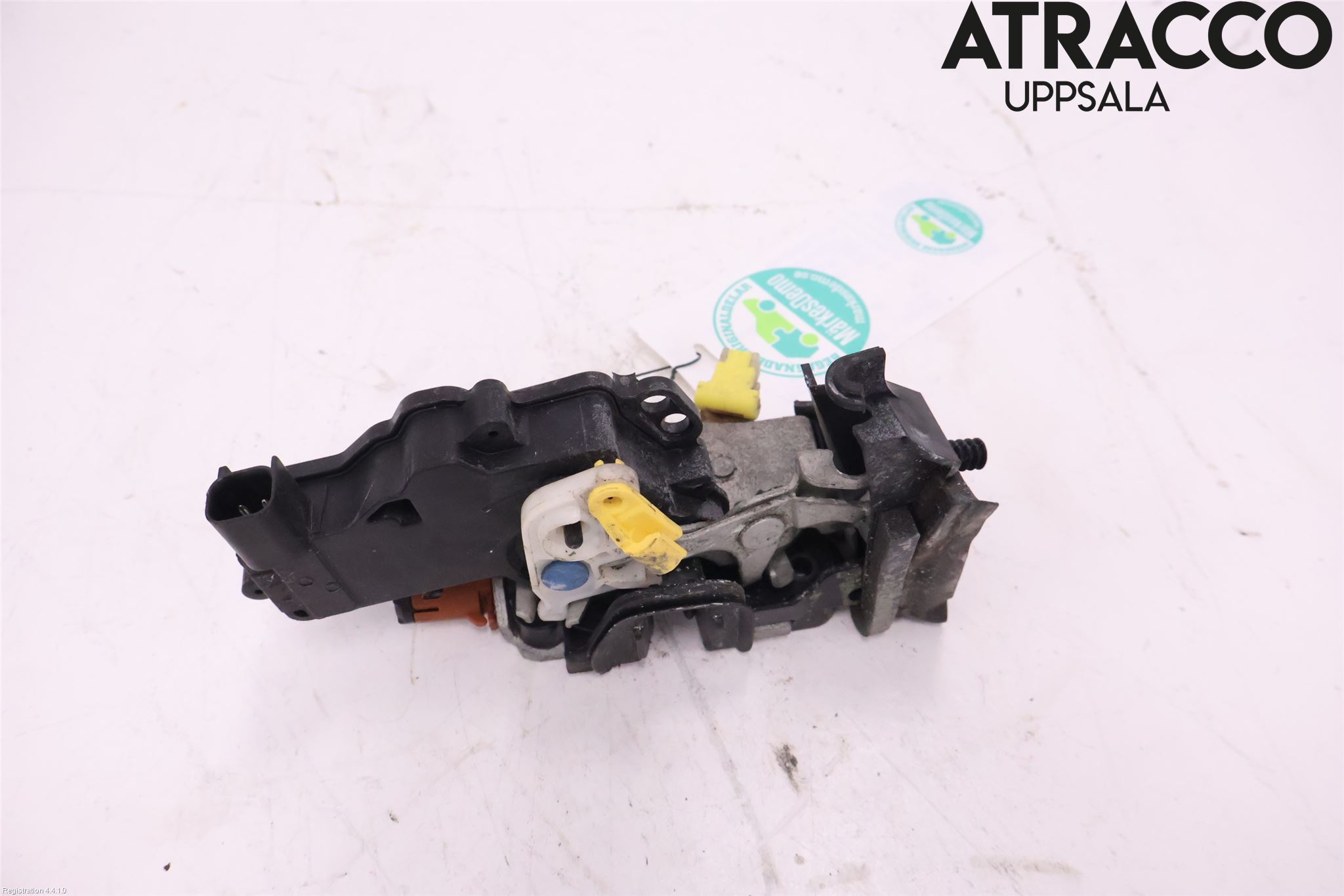 Ổ Khóa Ngậm Trước Phải Ford Escape Mã phụ tùng 6L8Z7821812A