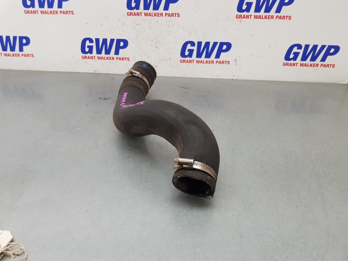 Ống Dẫn Gió Vào Két Turbo 2.2L Ford Ranger Mã phụ tùng AB3Z6K683C