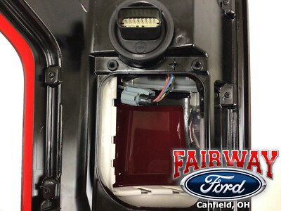 Đèn Hậu Trái Ford F-150 Mã phụ tùng HL3Z13404H