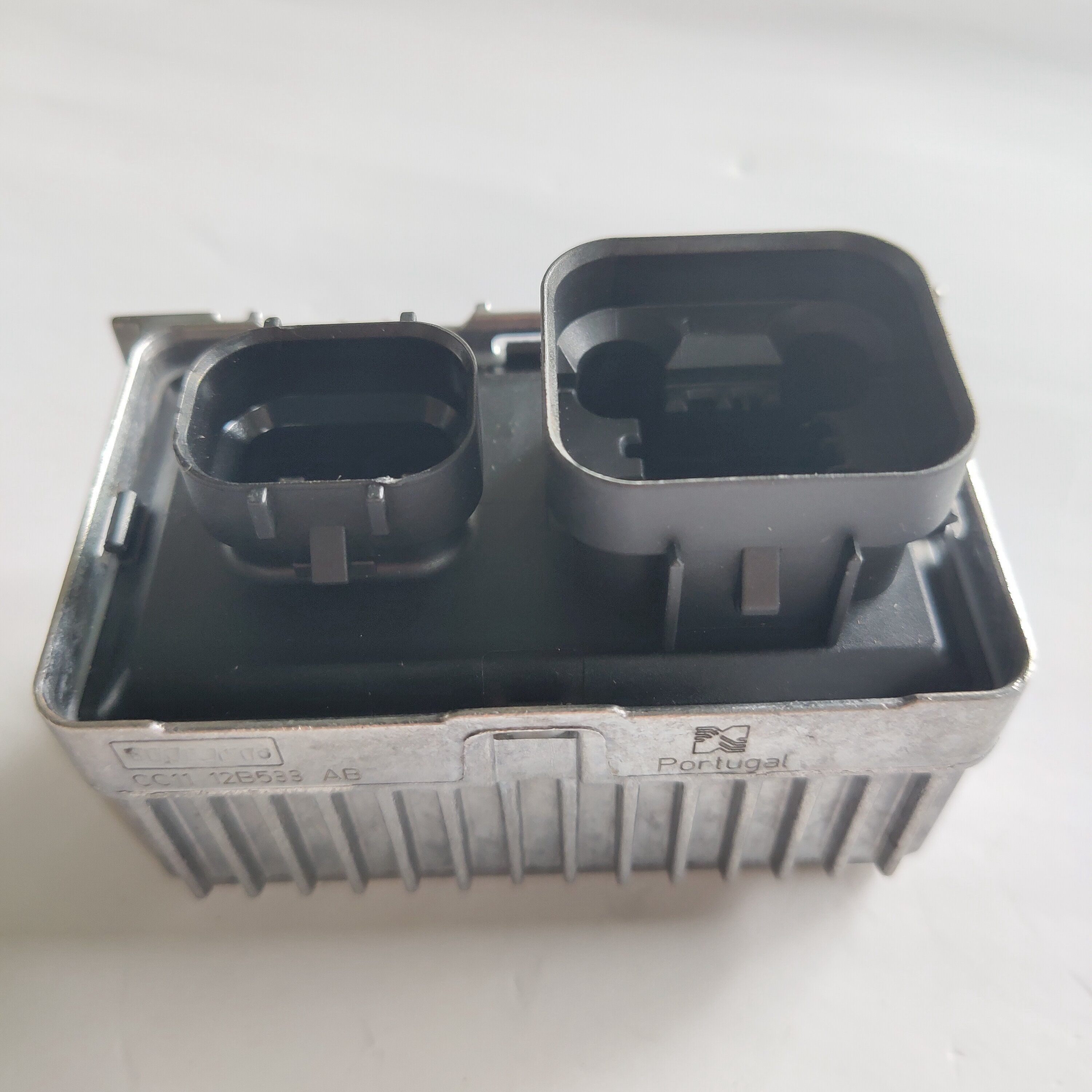Hộp Điều Khiển Bugi Sấy 4 Giắc Kim, 5 Giắc To Ford Ranger Mã phụ tùng AB3912B686AB