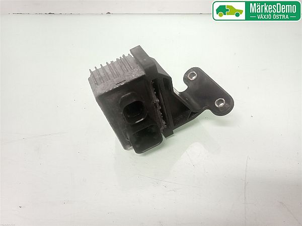 Hộp Điều Khiển Bugi Sấy 4 Giắc Kim, 5 Giắc To Ford Ranger Mã phụ tùng AB3912B686AB