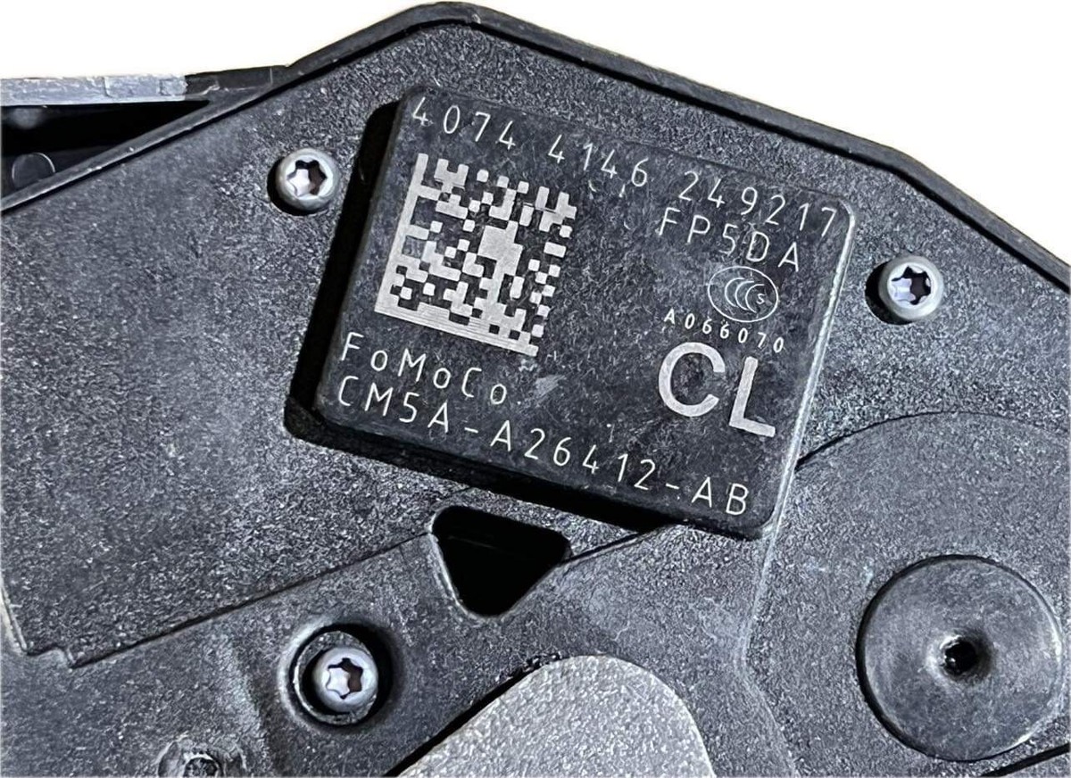 Ổ Khóa Ngậm Cánh Cửa Sau Phải Sedan Ford Focus Mã phụ tùng cm5aa26412ab