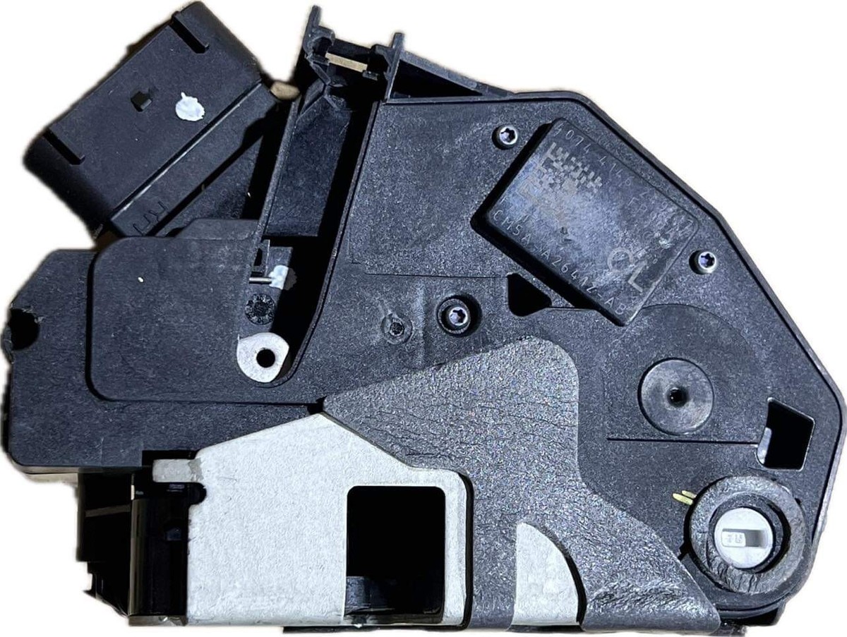Ổ Khóa Ngậm Cánh Cửa Sau Phải Sedan Ford Focus Mã phụ tùng cm5aa26412ab