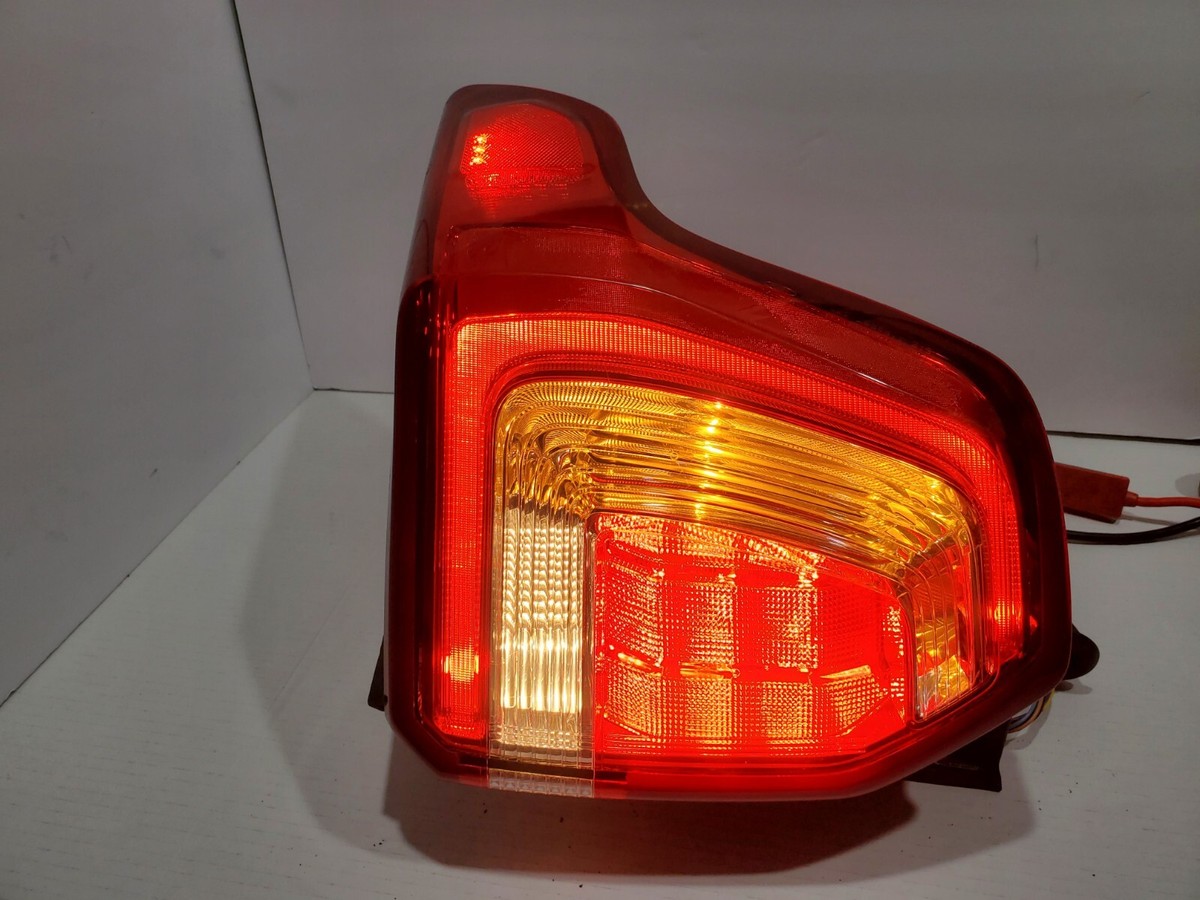 Đèn Hậu Phải Ford Explorer Mã phụ tùng FB5313A414A