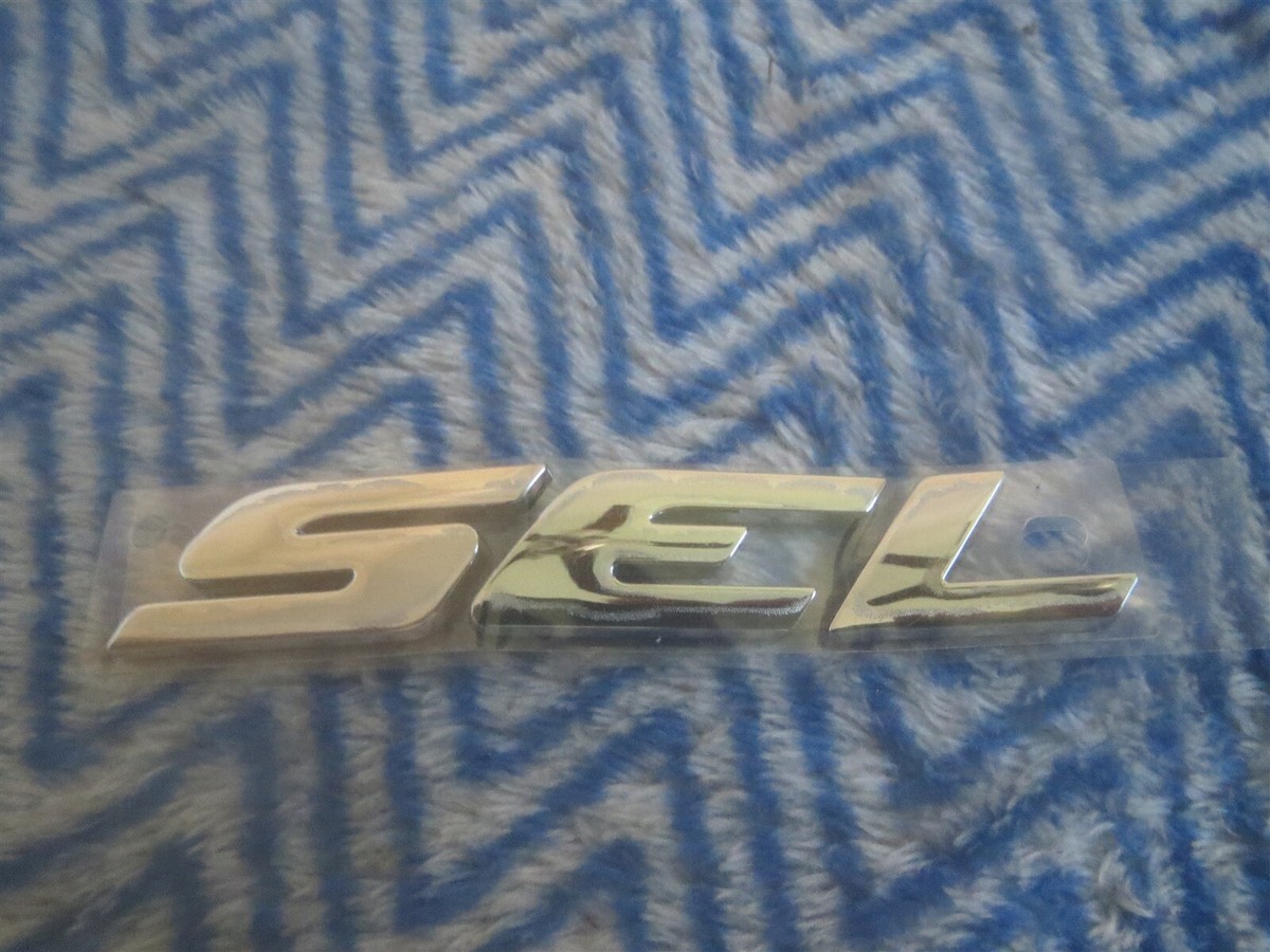 Lô Gô Ford Escape Mã phụ tùng 2015-logo-escape