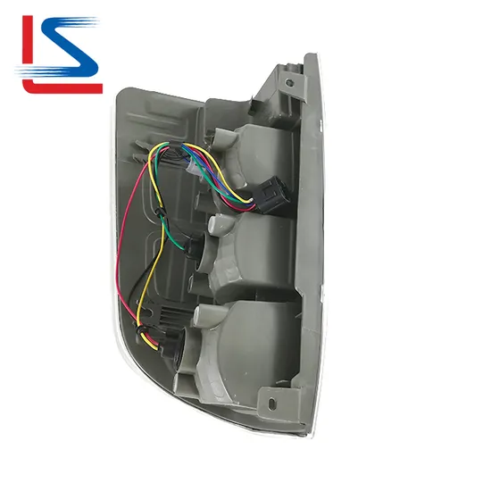 Đèn Hậu - R Ford Ranger Mã phụ tùng UD2D51170