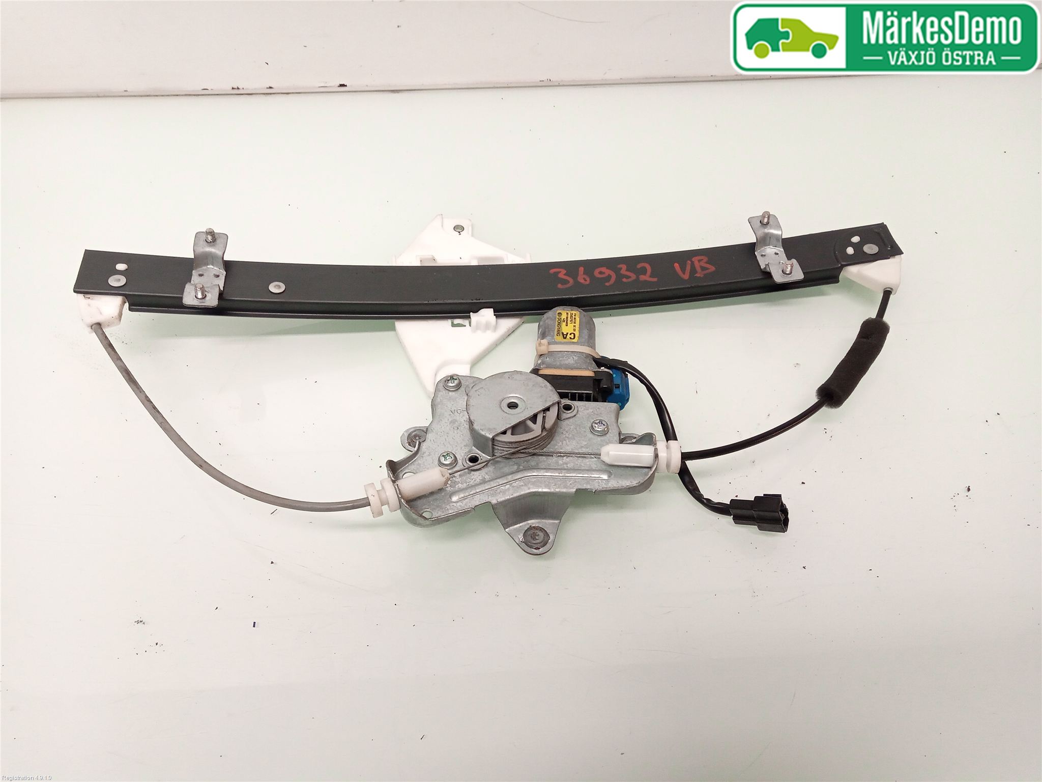 Compa Lên Kính Cánh Cửa Sau - L Chevrolet Captiva Mã phụ tùng 96624334