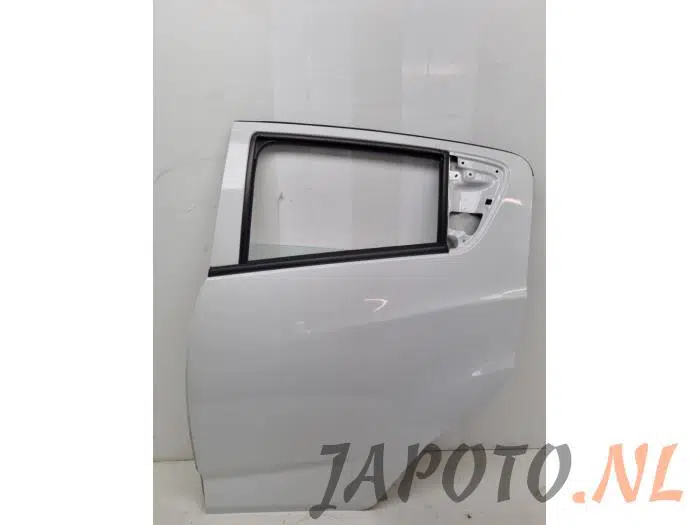 Cánh Cửa Sau Trái Chevrolet Spark Mã phụ tùng 95912984