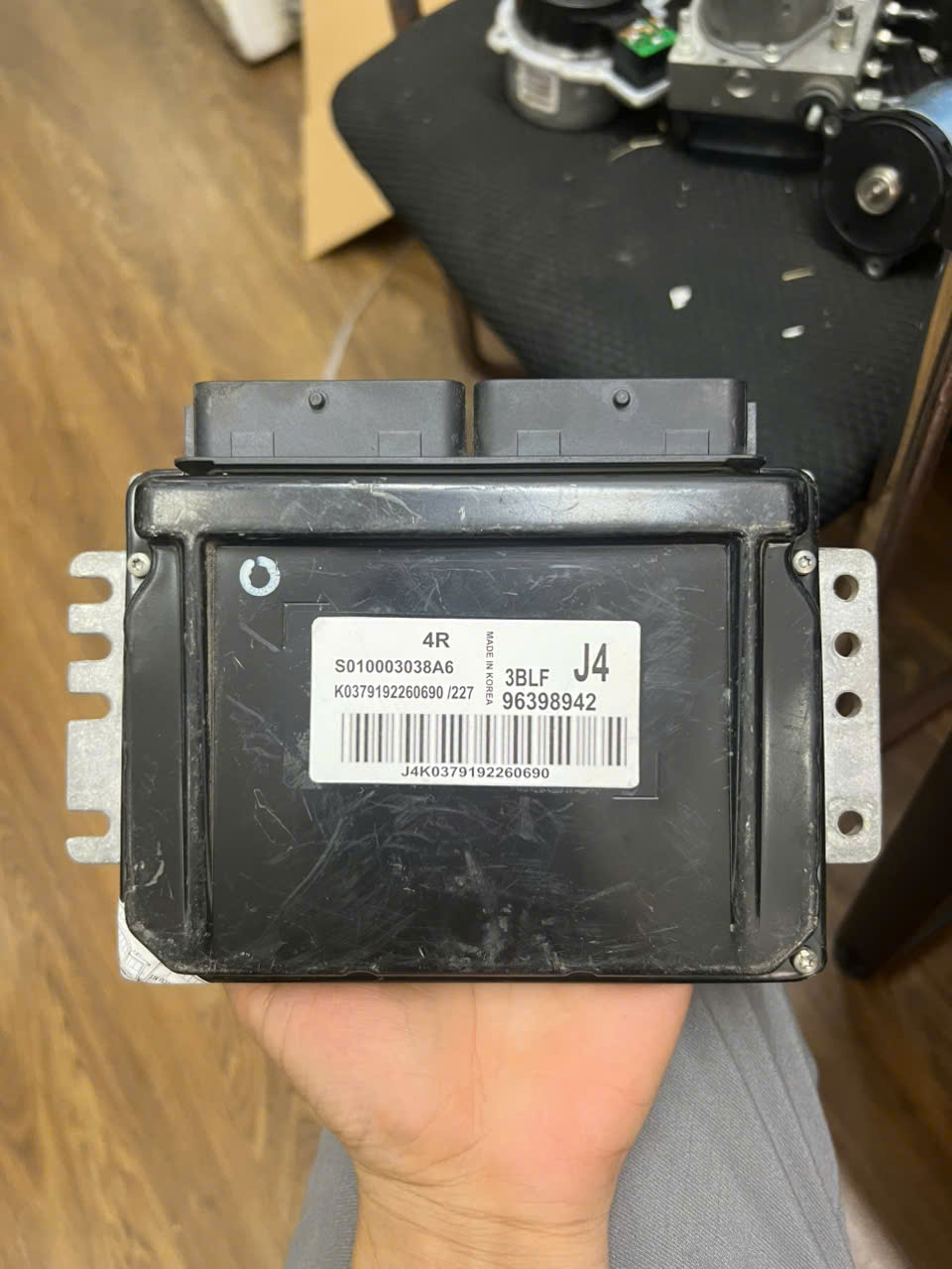 Hộp Đen Điều Khiển (Ecu) Chevrolet Lacetti Mã phụ tùng 96398942