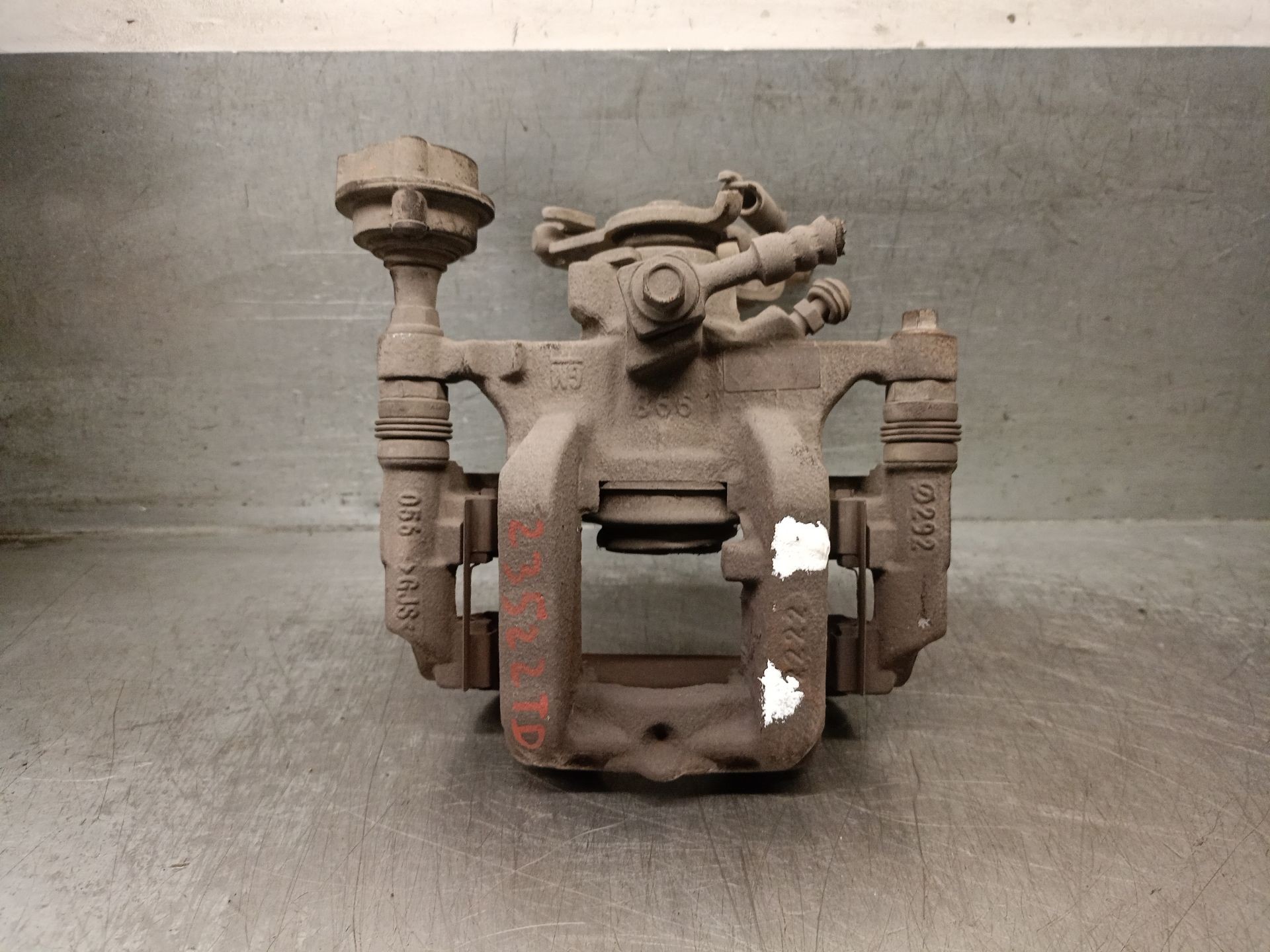 Cụm Phanh Sau - R Chevrolet Cruze OEM 13407169