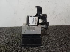 Cụm Điều Khiển Abs - Máy Xăng Số Sàn Chevrolet Captiva Mã phụ tùng 20774272