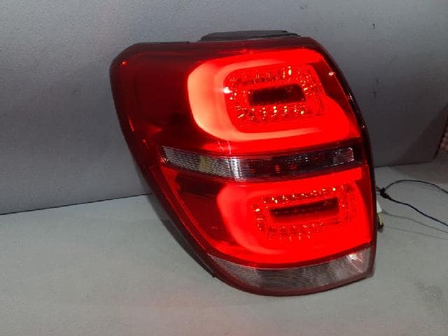 Tấm Phản Quang Cản Sau Chevrolet Captiva Mã phụ tùng 95416785