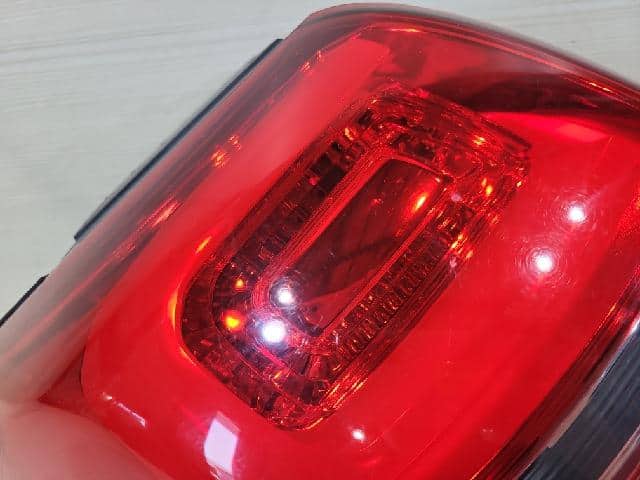 Đèn Hậu Phải Có Led Chevrolet Captiva Mã phụ tùng 42506233