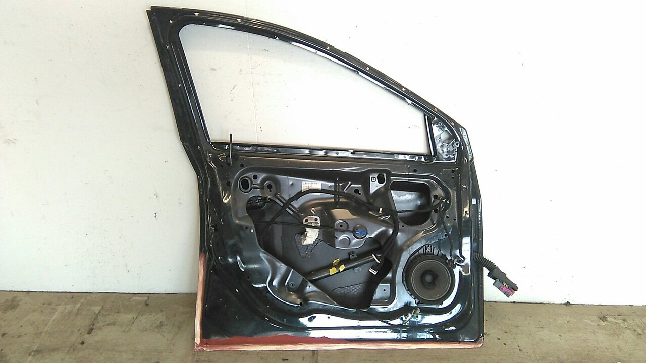 Cánh Cửa Trước Trái Chevrolet Cruze Mã phụ tùng 95963325-OE