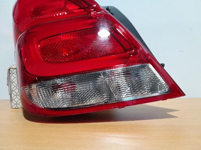 Đèn Hậu Trái Chevrolet Trax Mã phụ tùng 42520633