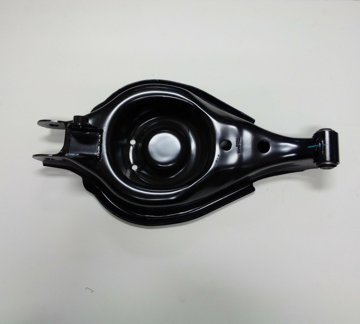 Càng I Sau Dưới Trái Chevrolet Captiva Mã phụ tùng 20756281