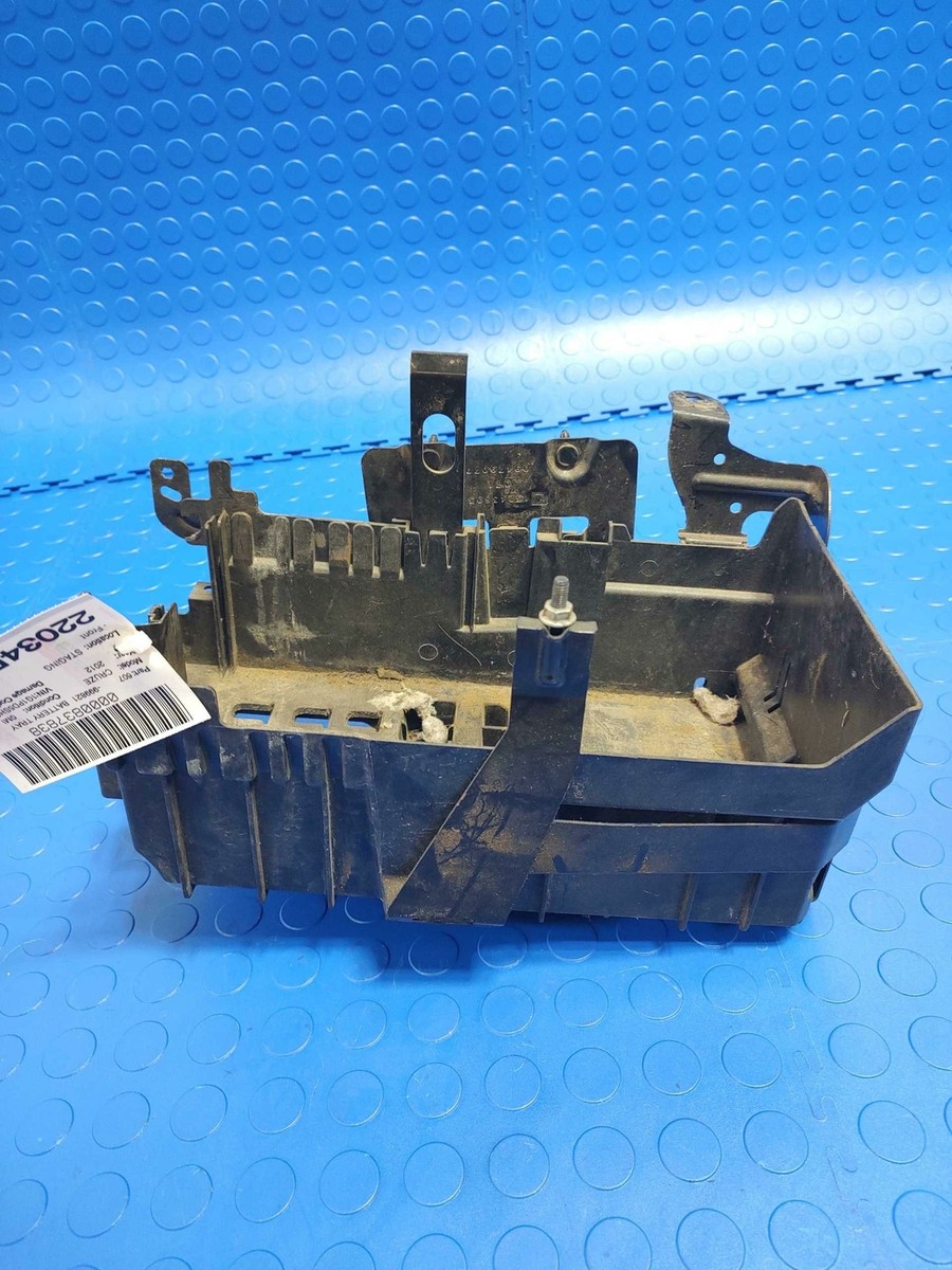 Giá Đỡ Bình Ắc Quy Chevrolet Cruze Mã phụ tùng 13354419