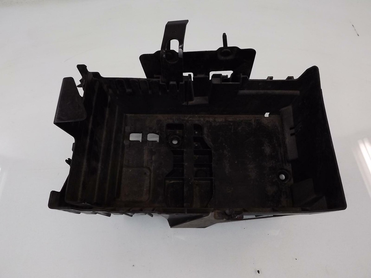 Giá Đỡ Bình Ắc Quy Chevrolet Cruze Mã phụ tùng 13354419