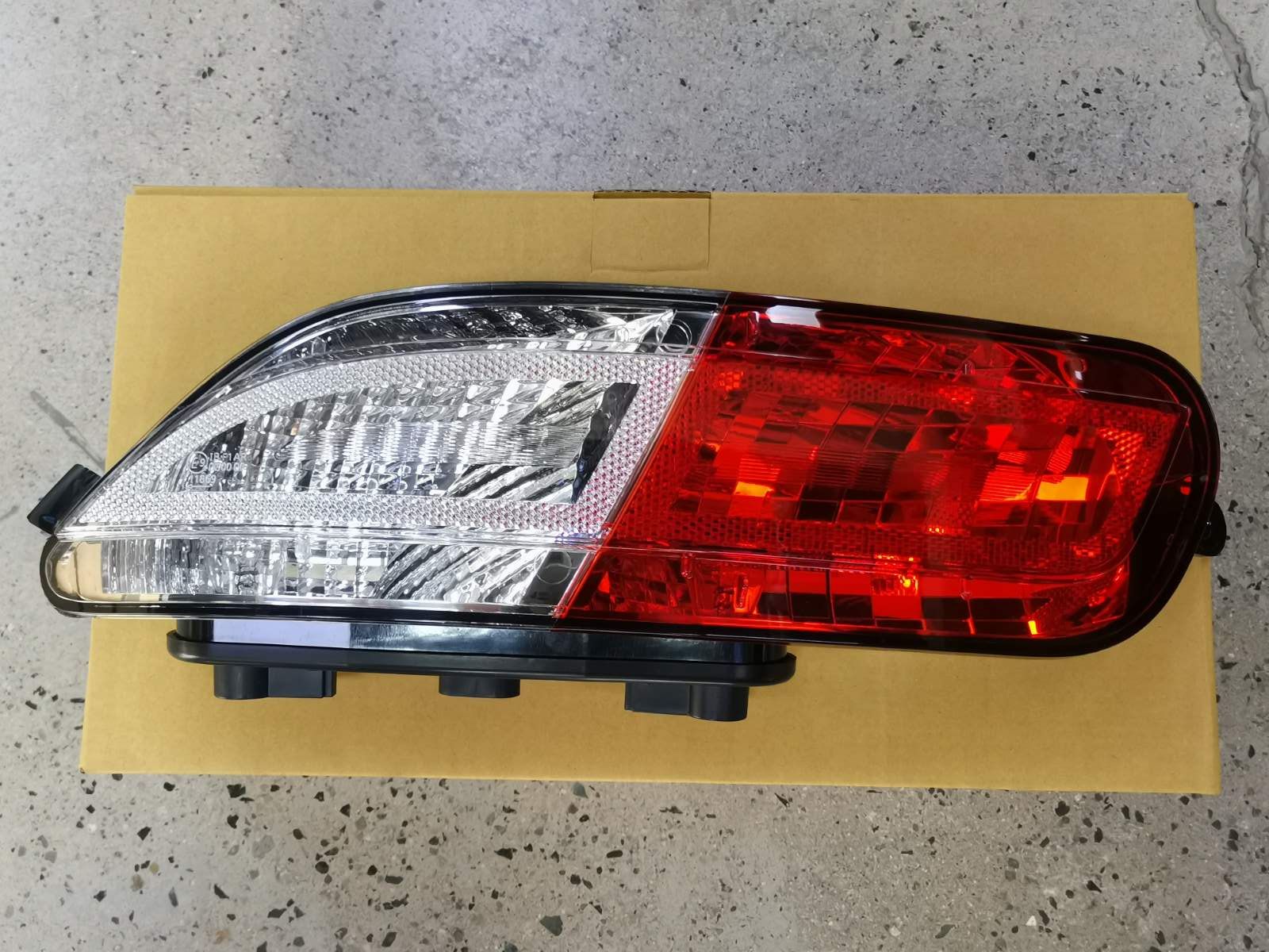 Đèn Cản Sau Trái Chevrolet Trailblazer Mã phụ tùng 52117539