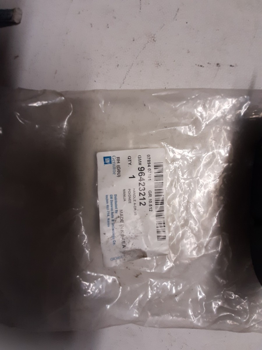 Tay Mở Cửa Trong Phải Chevrolet Vivant Mã phụ tùng 96423212