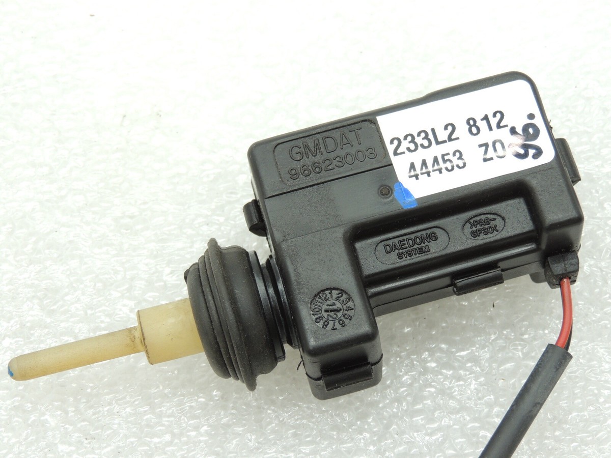 Ổ Khóa Nắp Bình Xăng Ngoài Chevrolet Captiva Mã phụ tùng 95319708