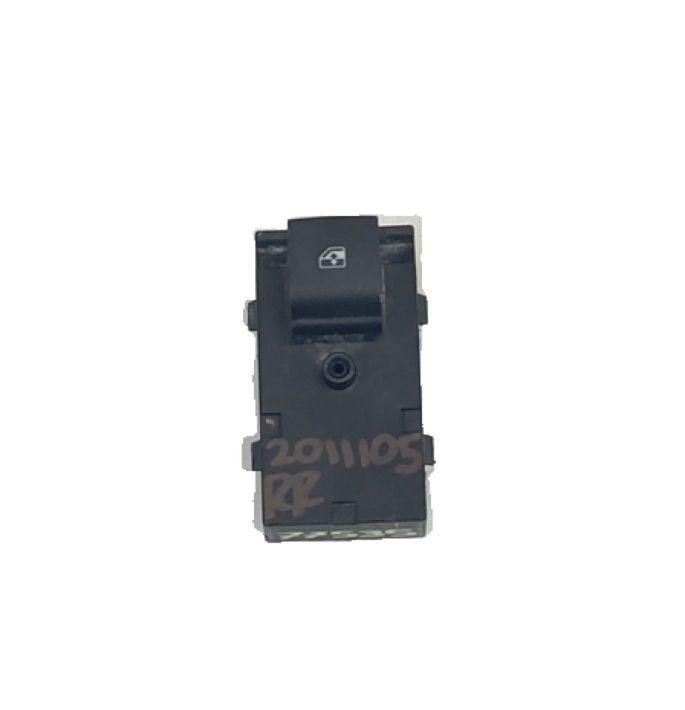 Công Tắc Lên Xuống Kính Cánh Cửa Sau Phải Giắc To Chevrolet Cruze Mã phụ tùng 20933566