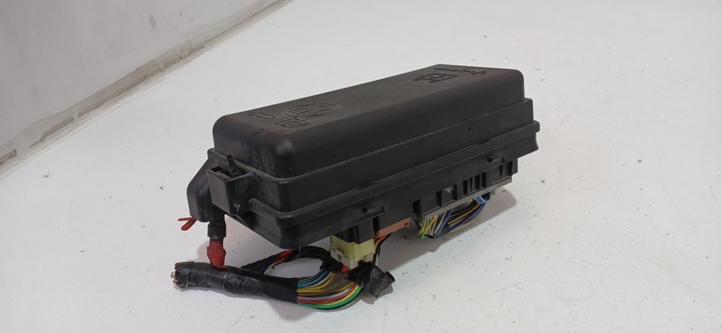 Hộp Cầu Chì Trong Xe Chevrolet Spark Mã phụ tùng 95020934