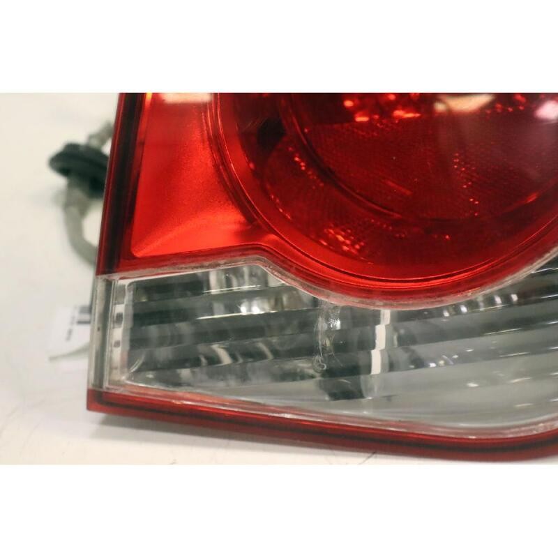 Đèn Hậu Miếng Ngoài Phải Chevrolet Cruze OEM 96829828-OE