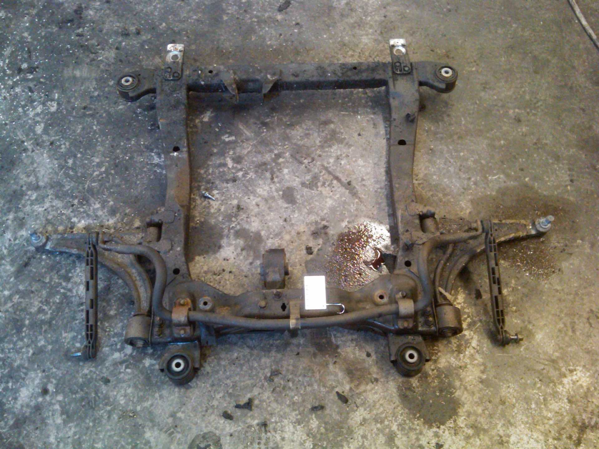 Giá Đỡ Động Cơ Chevrolet Cruze Mã phụ tùng 39023215