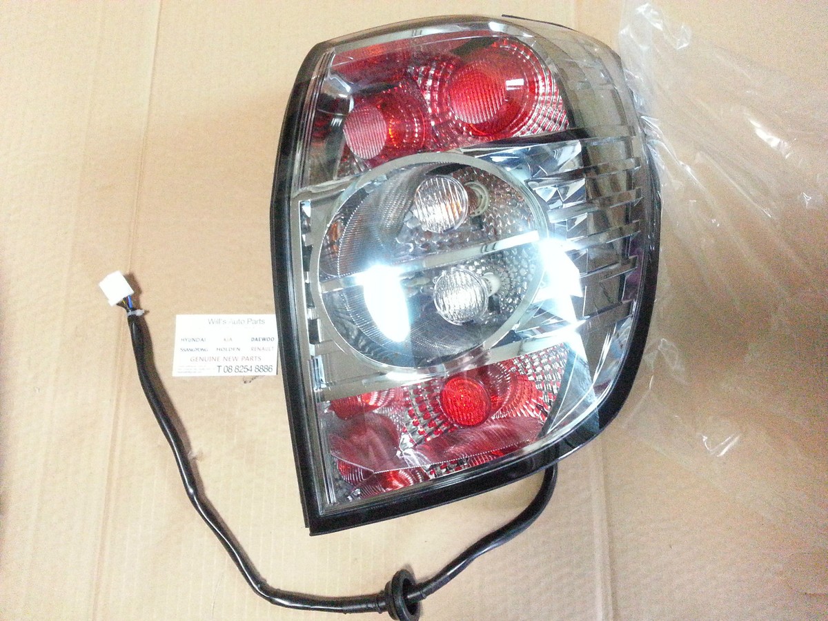 Đèn Hậu Phải (Màu Đèn) Chevrolet Captiva Mã phụ tùng 96830936