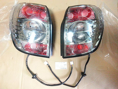 Đèn Hậu Phải (Màu Đèn) Chevrolet Captiva Mã phụ tùng 96830936