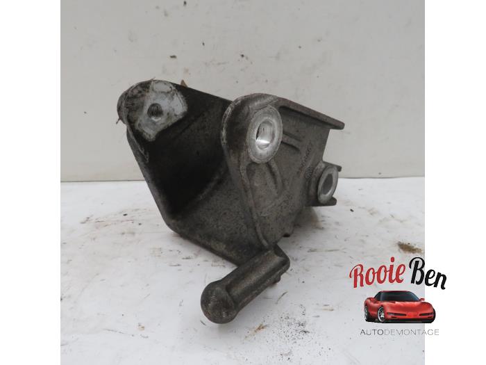 Giá Bắt Chân Máy Thủy Lực Daewoo Lacetti Mã phụ tùng 13248667