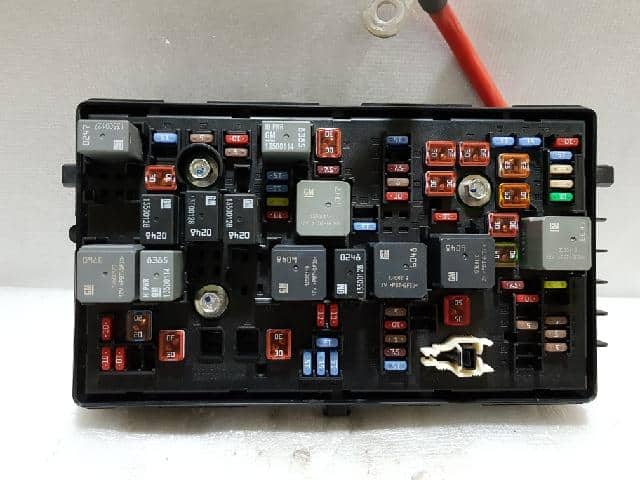 Hộp Cầu Chì Tổng Đầu Xe Số Sàn Daewoo Lacetti Mã phụ tùng 13222782