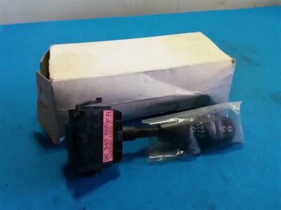 Công Tắc Gạt Mưa 3 Tốc Độ Daewoo Matiz Mã phụ tùng 96540686