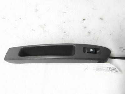 Công Tắc Lên Xuống Kính Trước Phải Daewoo Matiz Mã phụ tùng 96942499