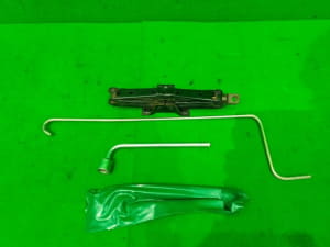 Giá Đỡ Bình Ắc Quy Daewoo Lacetti Mã phụ tùng 13354419