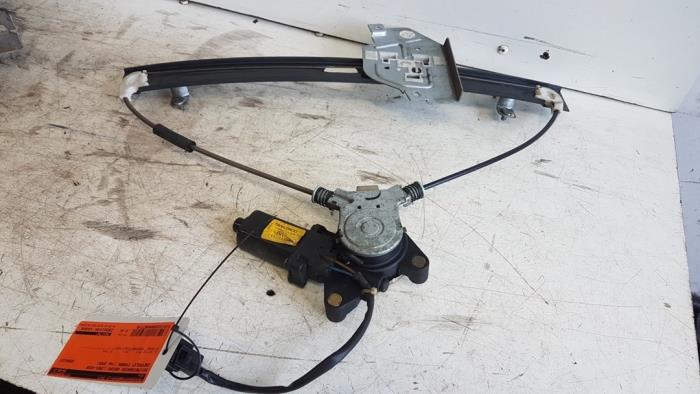 Mô Tơ Nâng Hạ Kính Cánh Cửa Trước Trái Daewoo Magnus Mã phụ tùng 96327987